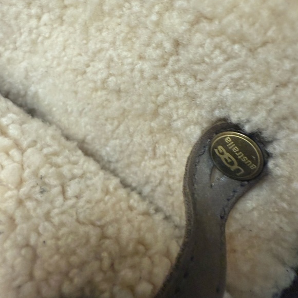 UGG size 7 GUC leather mule studded boots with Sherpa lining - Picture 15 of 16